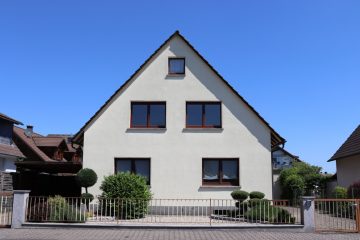 Zweifamilienhaus mit vielen Möglichkeiten und großem Grundstück in Mainhausen/Zellhausen, 63533 Mainhausen / Zellhausen, Zweifamilienhaus