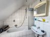 Wohnen & Vermieten in Mühlheim – Dreifamilienhaus mit Platz für Ihre Pläne - Bad DG Ansicht
