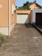 Wohnen & Vermieten in Mühlheim – Dreifamilienhaus mit Platz für Ihre Pläne - Einfahrt Garage