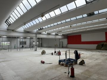 Gepflegte Gewerbehalle mit über 1.000 m² Nutzfläche und idealen Lager- und Produktionsbedingungen in Offenbach, 63071 Offenbach, Lager