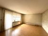 Lichtdurchflutete 3-Zimmer-Wohnung mit Balkon und Stellplatz in Mühlheim am Main - Ansicht Wohnzimmer