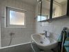 Lichtdurchflutete 3-Zimmer-Wohnung mit Balkon und Stellplatz in Mühlheim am Main - Tageslichtbad