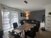 Moderne 4-Zimmerwohnung mit Balkon & Aufzug in zentraler Lage von Obertshausen. - Wohn- und Essbereich