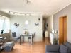 Kapitalanlage: Gepflegte 2-Zimmer-Wohnung mit Balkon & TG-Stellplatz in attraktiver Lage - Essbereich im Wohnzimmer