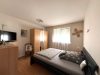 Kapitalanlage: Gepflegte 2-Zimmer-Wohnung mit Balkon & TG-Stellplatz in attraktiver Lage - Schlafzimmer
