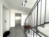 Moderne 4-Zimmerwohnung mit Balkon & Aufzug in zentraler Lage von Obertshausen. - Treppenhaus