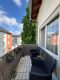 Kapitalanlage: Gepflegte 2-Zimmer-Wohnung mit Balkon & TG-Stellplatz in attraktiver Lage - Balkon mit Zugang aus dem Wohnzimmer