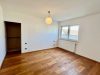 Exklusives 3-Familienhaus, Gartenidylle und hochwertiger Ausstattung in Seligenstadt Klein-Welzheim - Schlafzimmer mit begehbaren Kleiderschrank 1.OG