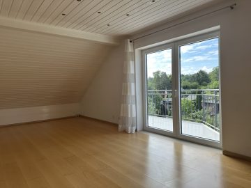 Kleine Wohlfühloase: 3-Zimmer-Dachgeschosswohnung in Offenbach-Rosenhöhe, 63065 Offenbach am Main, Dachgeschosswohnung