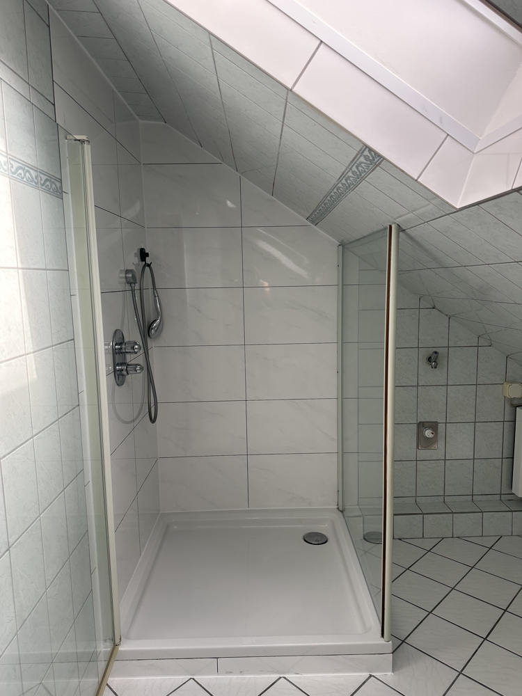Kleine Wohlfühloase: 3-Zimmer-Dachgeschosswohnung in Offenbach-Rosenhöhe - Photo 4