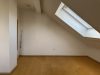 Kleine Wohlfühloase: 3-Zimmer-Dachgeschosswohnung in Offenbach-Rosenhöhe - Schlafzimmer Ansicht