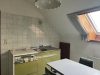 Familienfreundliches Reihenmittelhaus mit 178 m², Garten, Terrasse & Sauna in Obertshausen - Ansicht Küche im DG