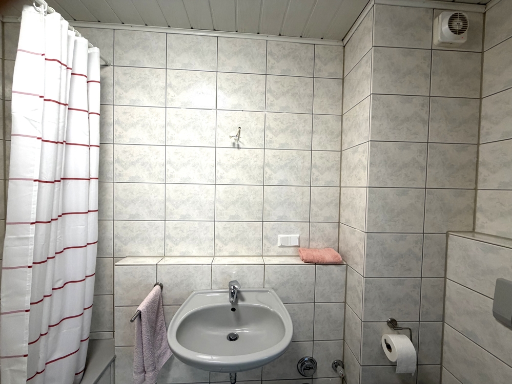 Charmante 2-Zimmer-Wohnung mit Terrasse und Balkon in ruhiger Wohnlage - Photo 2