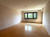 Großzügige 2-Zimmer-Wohnung am Dreieichpark-mit Balkon, Aufzug und modernen Badsanierung. - Wohnzimmer
