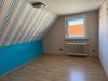 Familienfreundliches Zweifamilienhaus mit großem Garten und vielseitigem Potenzial. - Schlafzimmer 3 DG